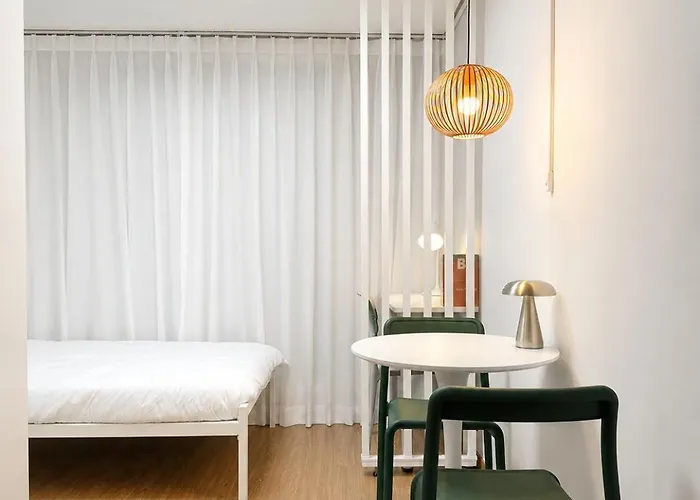 31hongdae Station Area, Yeonnam, Hongdae Street, 15 Minutes From Itaewon, Single Accommodation, Fully Furnished Apartment *