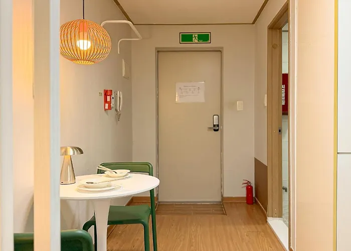 31hongdae Station Area, Yeonnam, Hongdae Street, 15 Minutes From Itaewon, Single Accommodation, Fully Furnished Seoul