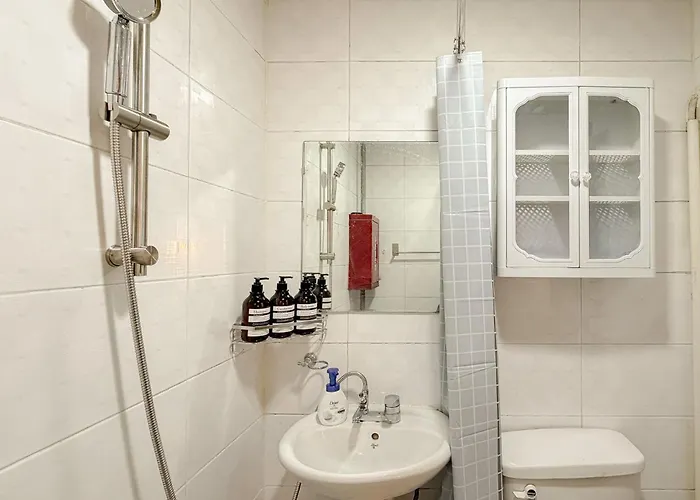 31hongdae Station Area, Yeonnam, Hongdae Street, 15 Minutes From Itaewon, Single Accommodation, Fully Furnished Apartment *