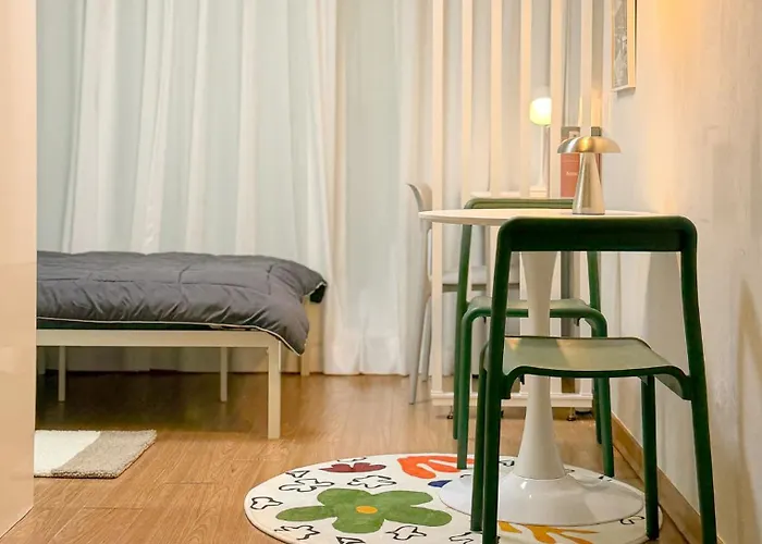 Apartment 31hongdae Station Area, Yeonnam, Hongdae Street, 15 Minutes From Itaewon, Single Accommodation, Fully Furnished