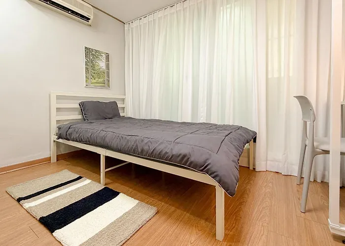 31hongdae Station Area, Yeonnam, Hongdae Street, 15 Minutes From Itaewon, Single Accommodation, Fully Furnished